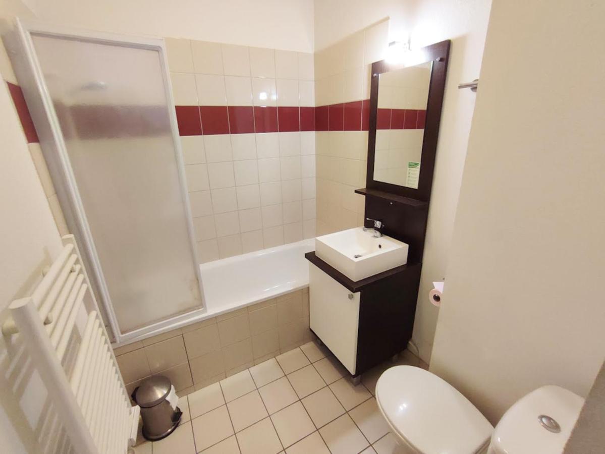 Le Bouquetin, Studio, Centre Luchon, Wifi, Casier A Skis, Ascenseur, 3 Personnes Bagnères-de-Luchon Екстериор снимка