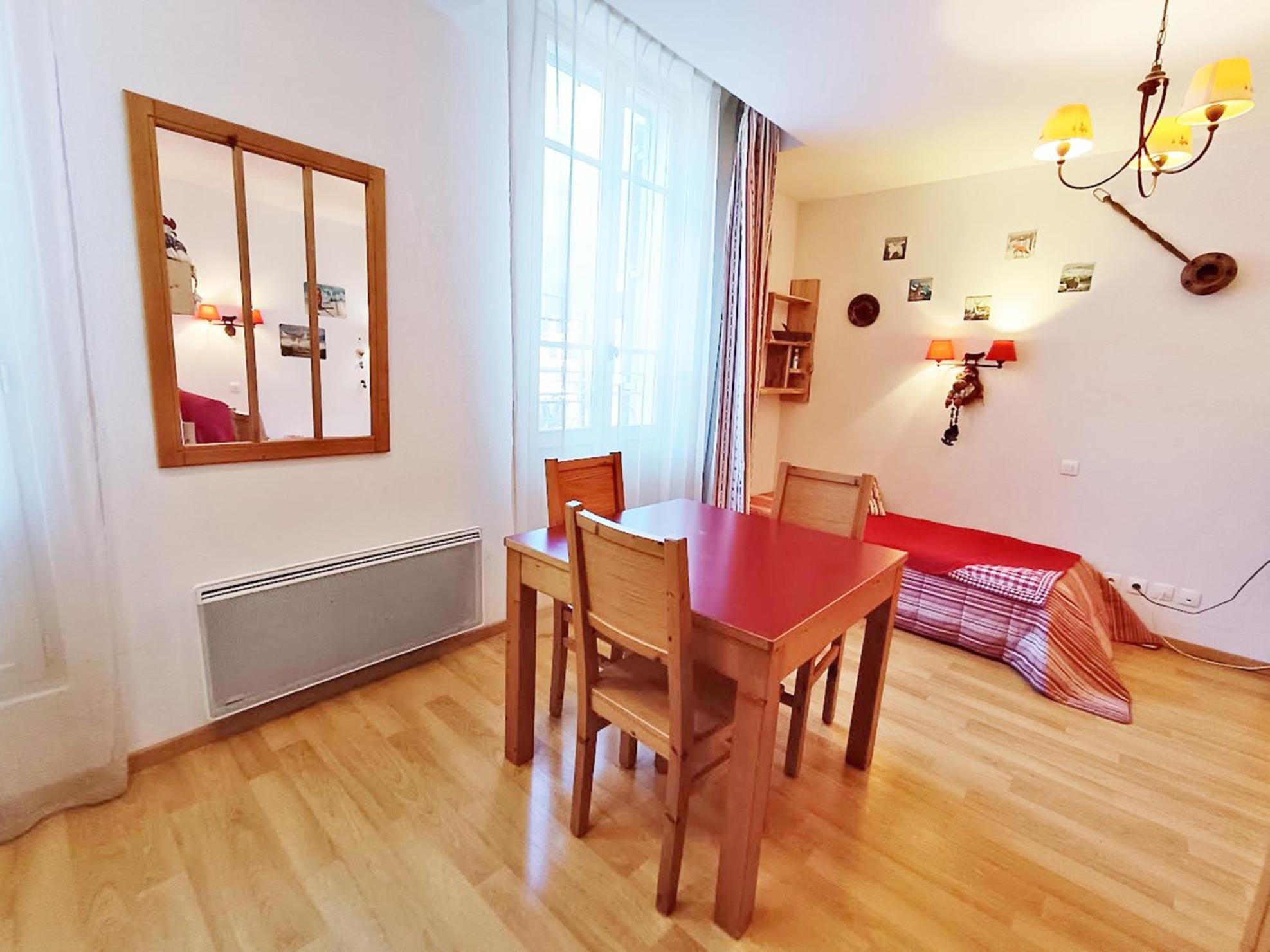 Le Bouquetin, Studio, Centre Luchon, Wifi, Casier A Skis, Ascenseur, 3 Personnes Bagnères-de-Luchon Екстериор снимка